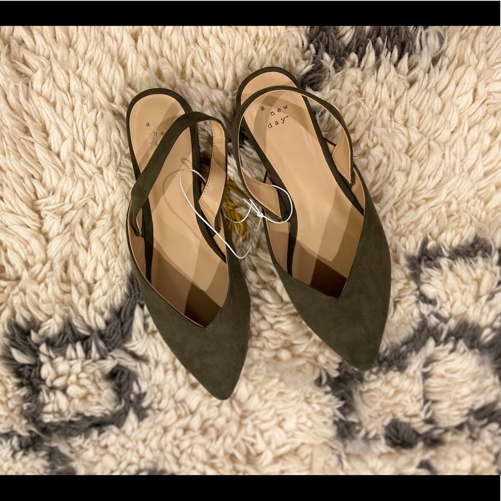New Slingback Flats Sz. 8.5 Wide